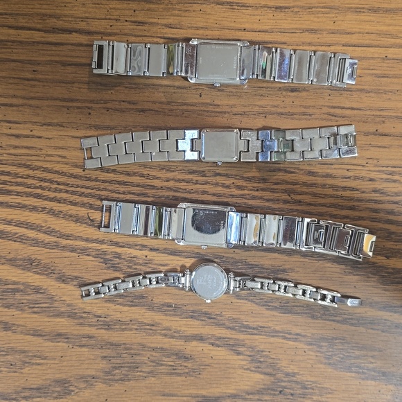 Four Used Fossil Watches - Picture 9 of 13